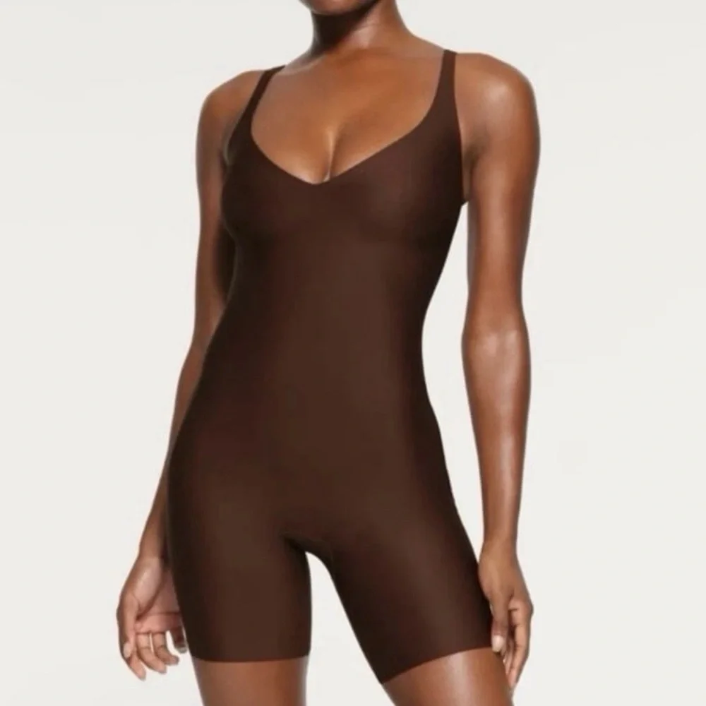 SKIMS Brown V-Neck Seamless Shapewear Bodysuit - Picture 1 of 6
